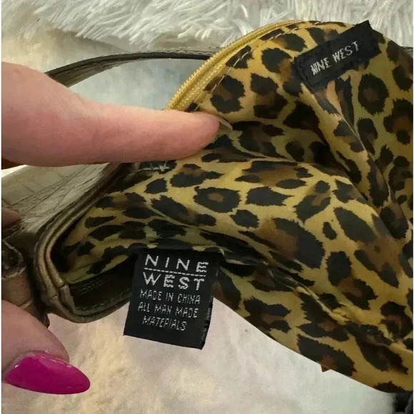 Vintage Y2K Gold Metallic Nine Purse Mobwife Faux croc Handbag Shoulder bag EUC - Picture 12 of 14